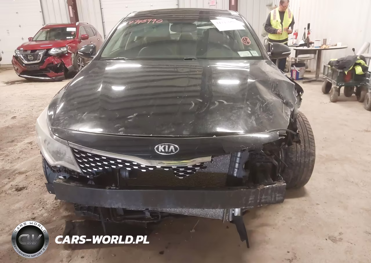 2018 Kia Optima S VIN:5XXGT4L38JG233952 - 12