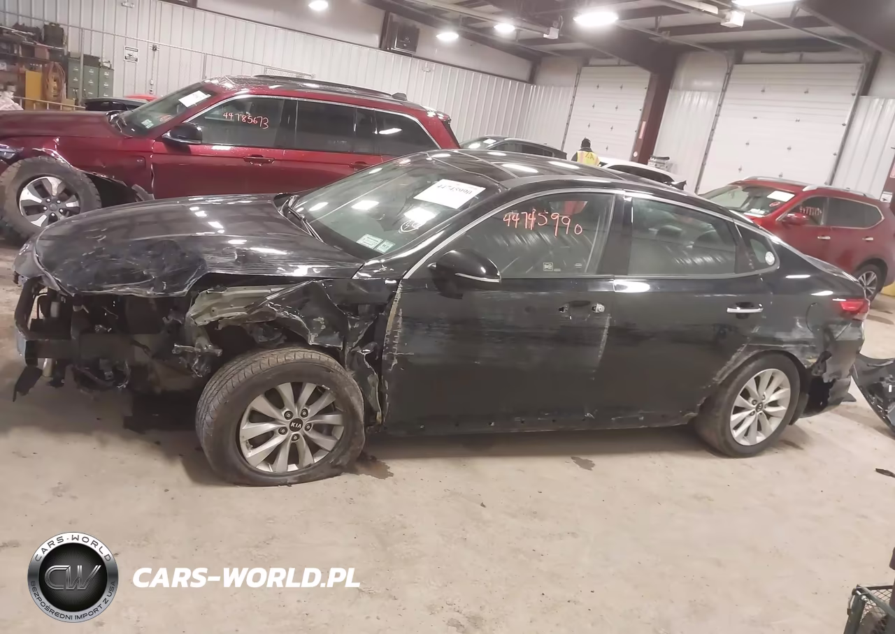 2018 Kia Optima S VIN:5XXGT4L38JG233952 - 14