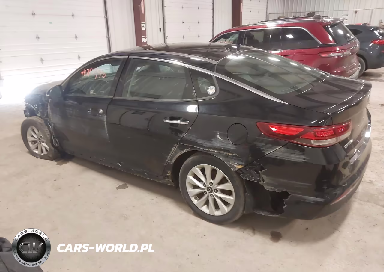 2018 Kia Optima S VIN:5XXGT4L38JG233952 - 3