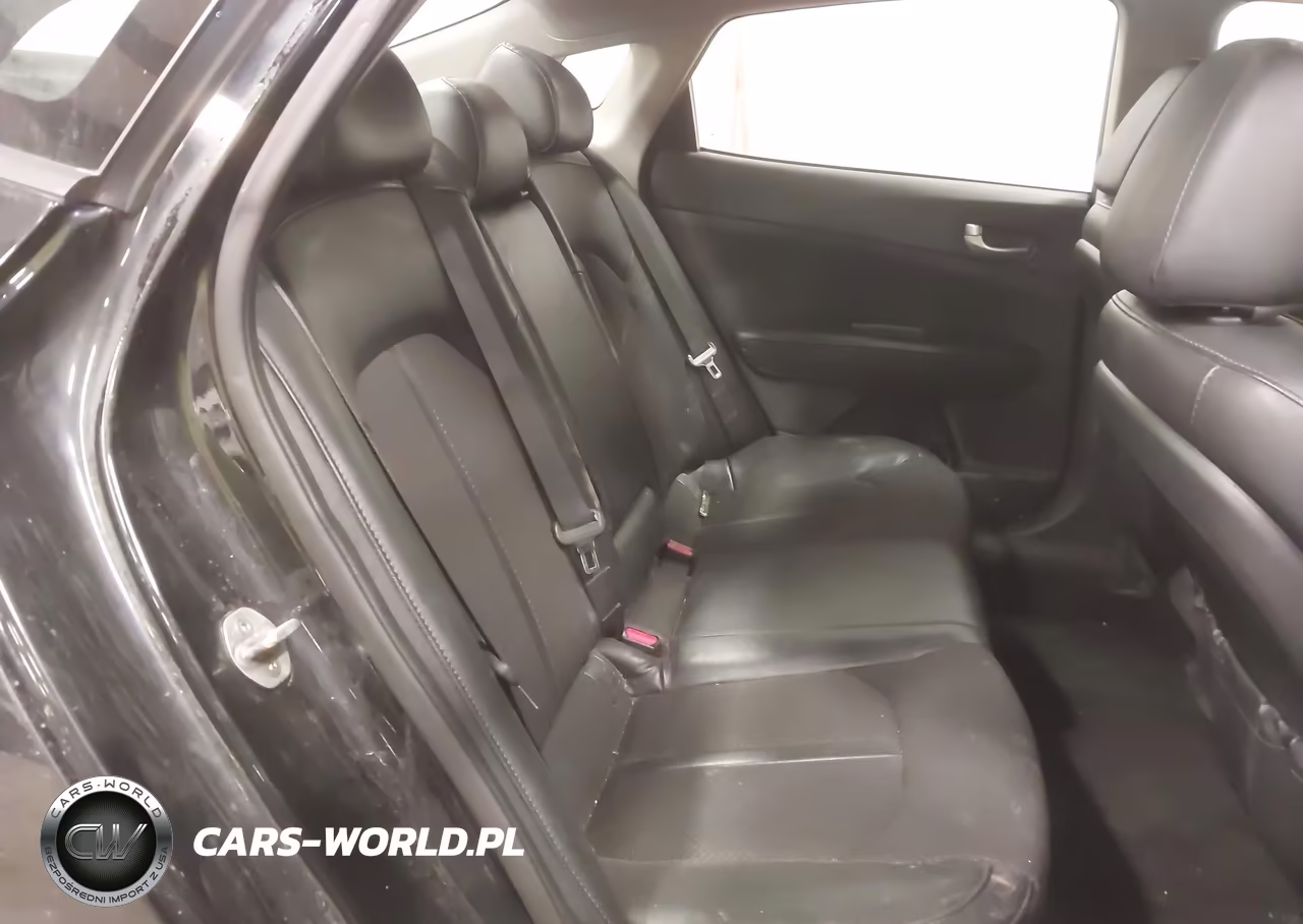 2018 Kia Optima S VIN:5XXGT4L38JG233952 - 8