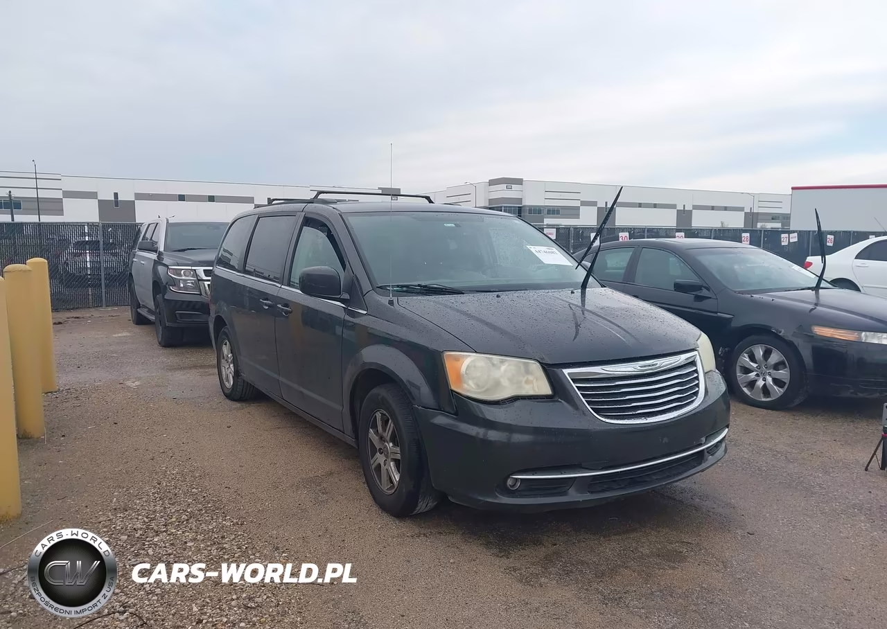 2012 Chrysler Town & Country Touring – zdjęcie 1 z 11