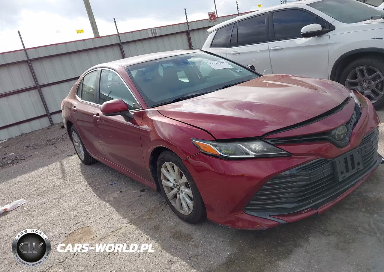 2019 Toyota Camry Le – zdjęcie 1 z 16