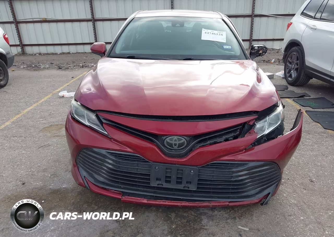 2019 Toyota Camry Le VIN:4T1B11HK9KU684989 - 12