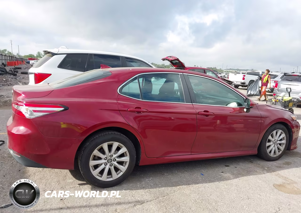 2019 Toyota Camry Le VIN:4T1B11HK9KU684989 - 13