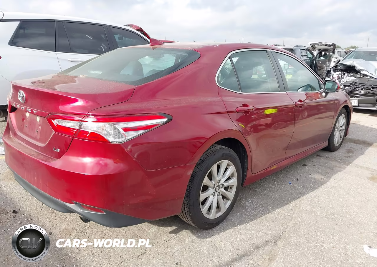 2019 Toyota Camry Le VIN:4T1B11HK9KU684989 - 4