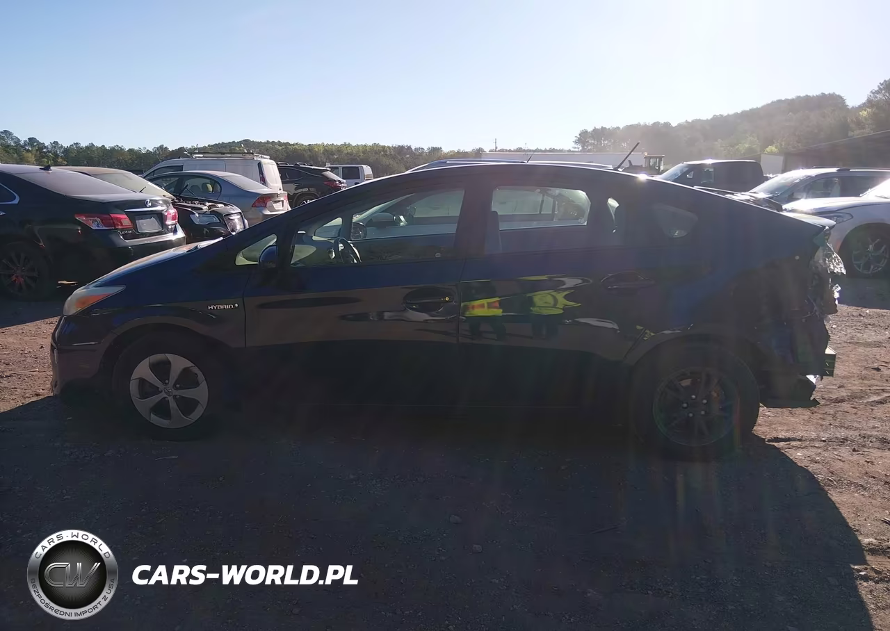 2014 Toyota Prius Three VIN:JTDKN3DU3E1742984 - 15