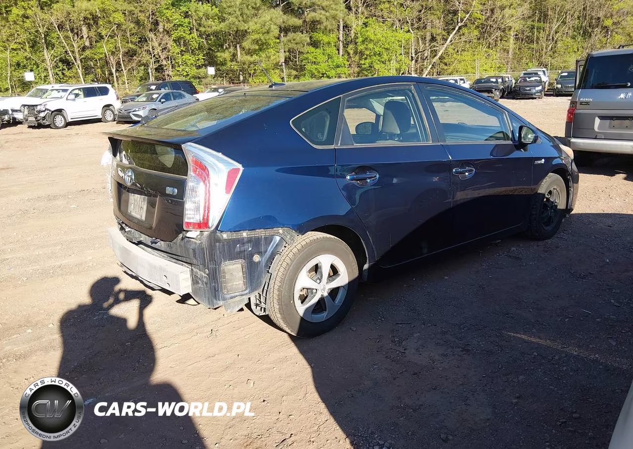 2014 Toyota Prius Three VIN:JTDKN3DU3E1742984 - 4