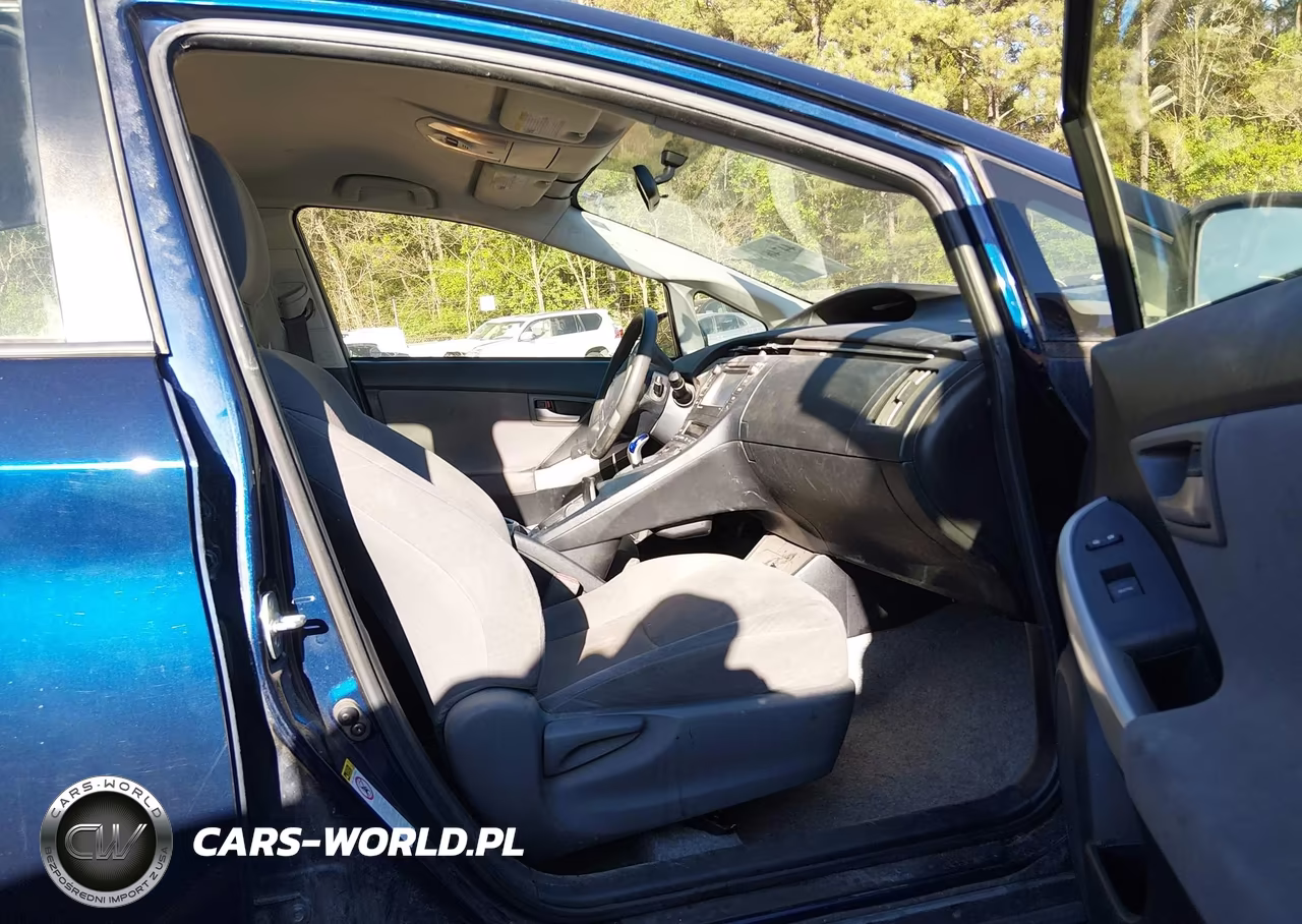 2014 Toyota Prius Three VIN:JTDKN3DU3E1742984 - 5