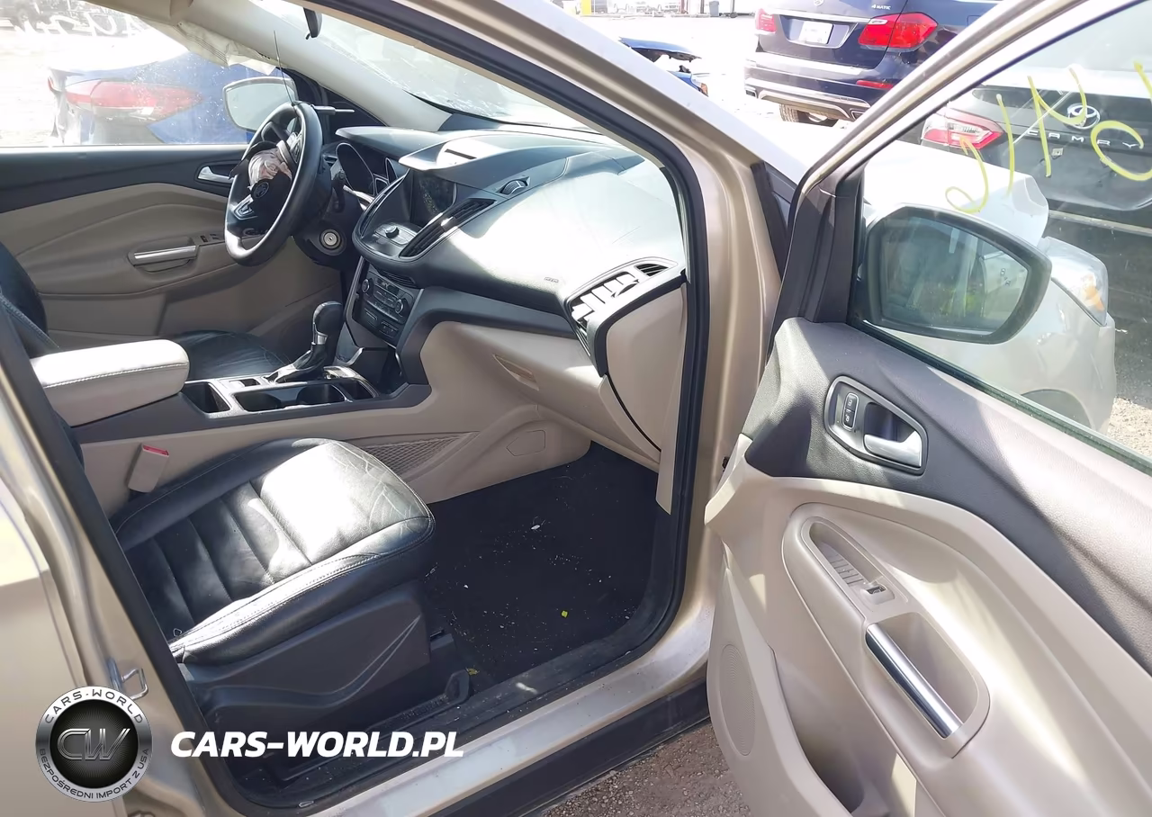 2017 Ford Escape Se VIN:1FMCU0GD8HUA74843 - 5