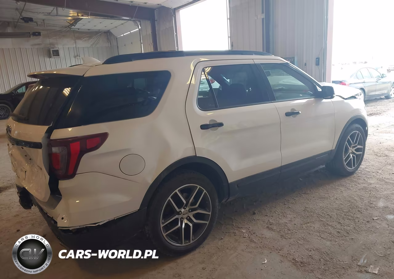 2017 Ford Explorer Sport VIN:1FM5K8GT1HGB38949 - 4