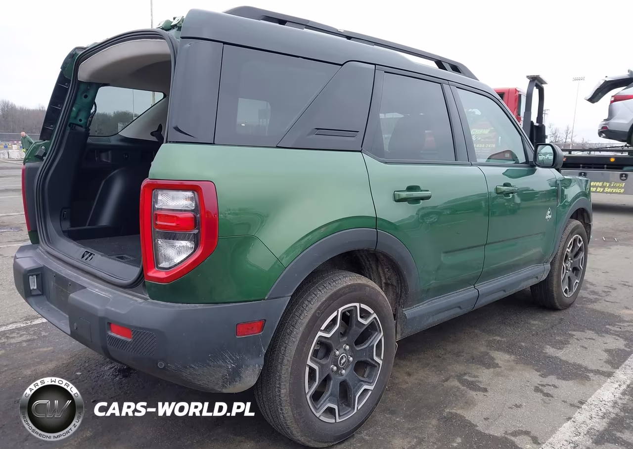 2025 Ford Bronco Sport Outer Banks VIN:3FMCR9CN4SRE96465 - 4