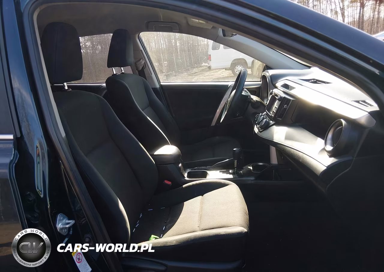 2018 Toyota Rav4 Le VIN:JTMBFREV8JJ180744 - 5