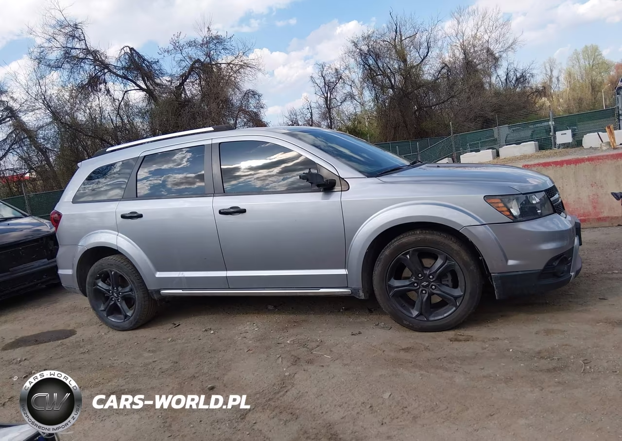 2018 Dodge Journey Crossroad VIN:3C4PDCGG2JT345607 - 13
