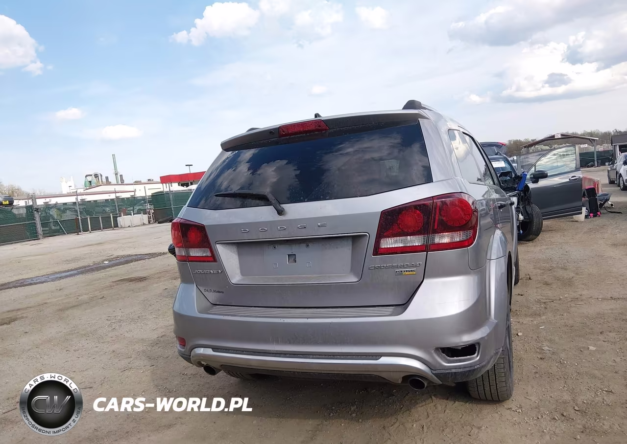 2018 Dodge Journey Crossroad VIN:3C4PDCGG2JT345607 - 16