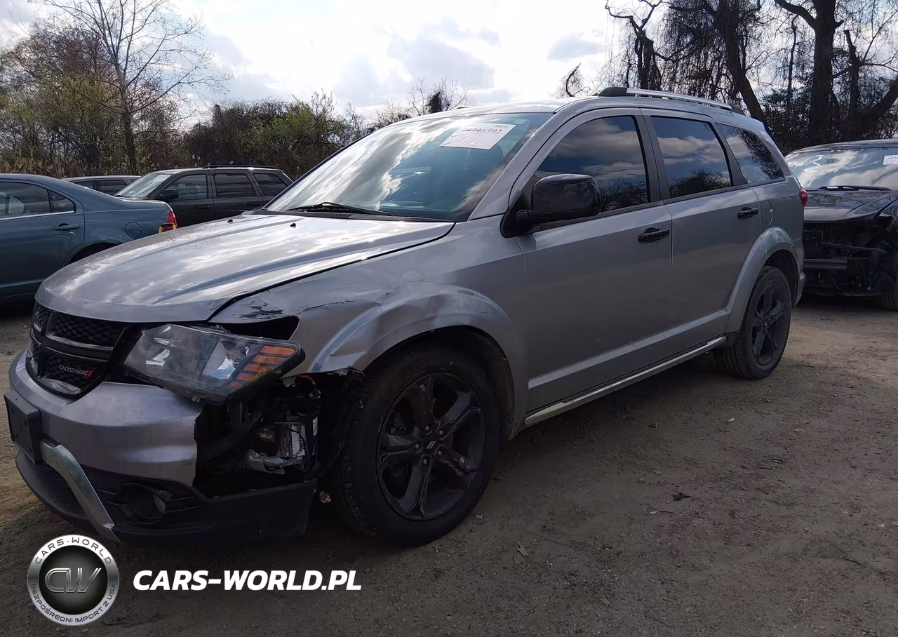 2018 Dodge Journey Crossroad VIN:3C4PDCGG2JT345607 - 2
