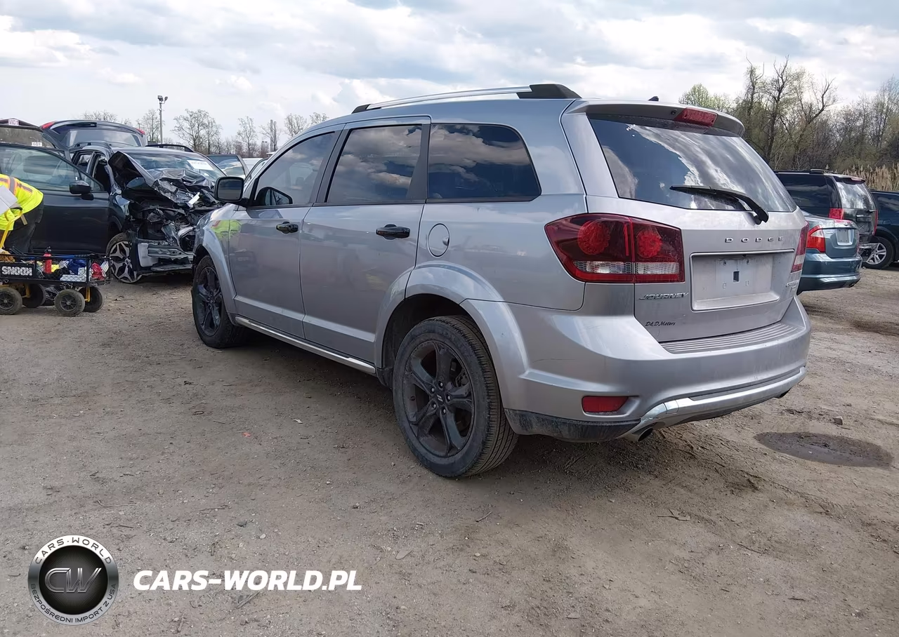 2018 Dodge Journey Crossroad VIN:3C4PDCGG2JT345607 - 3