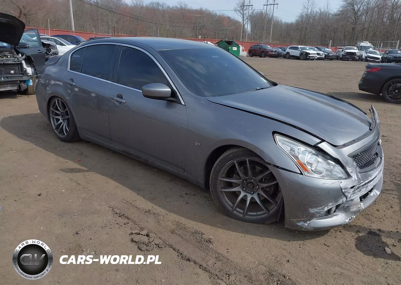 2015 Infiniti Q40
