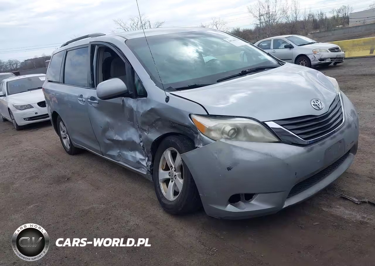 2011 Toyota Sienna Le V6