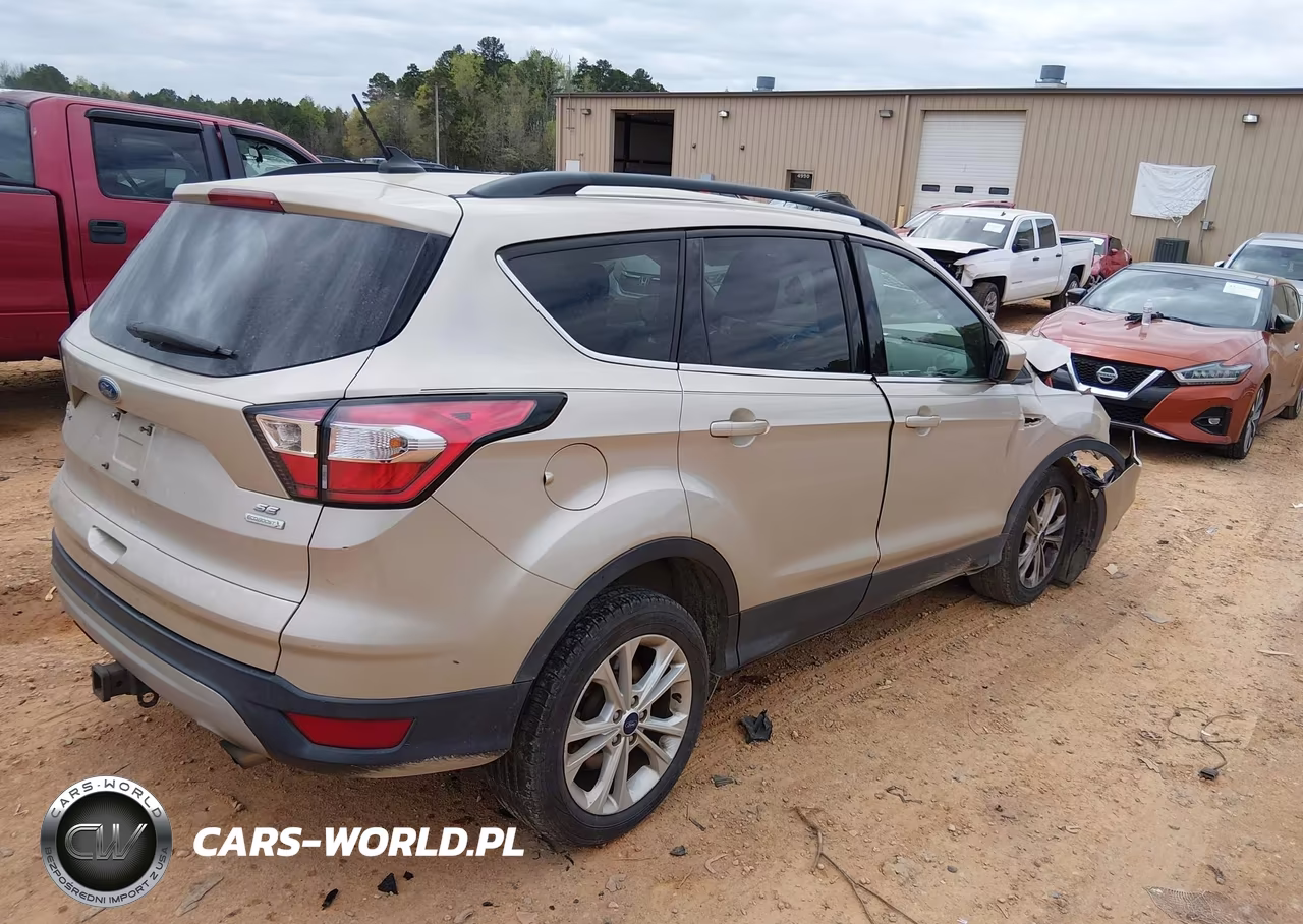 2018 Ford Escape Se VIN:1FMCU0GD2JUC16576 - 4
