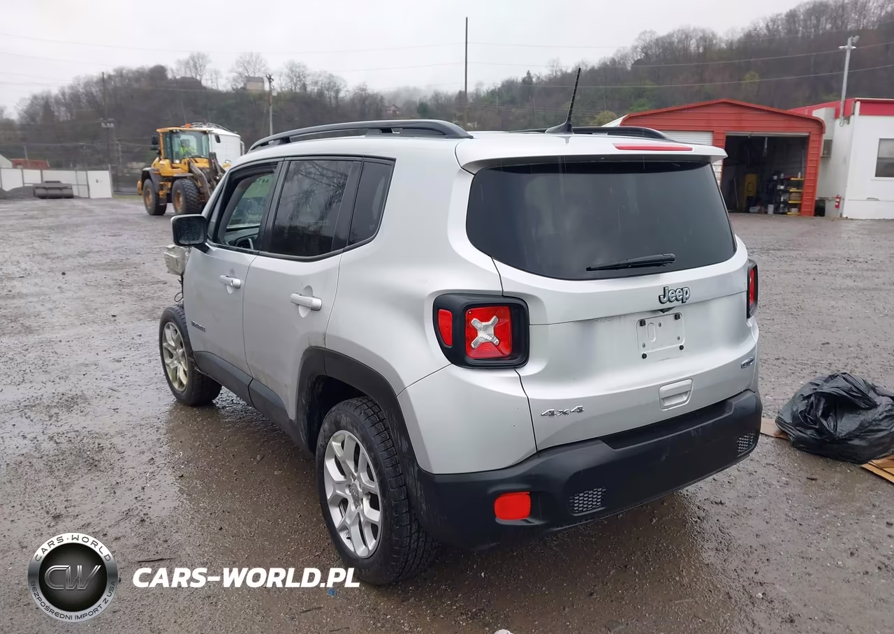 2018 Jeep Renegade Latitude 4X4 VIN:ZACCJBBB9JPJ02555 - 3