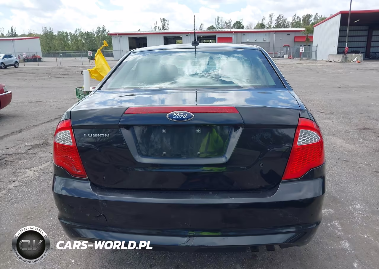 2011 Ford Fusion S VIN:3FAHP0GA8BR302027 - 17