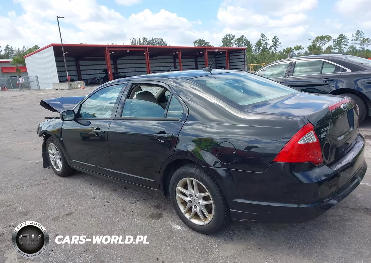 2011 Ford Fusion S VIN:3FAHP0GA8BR302027 - 3