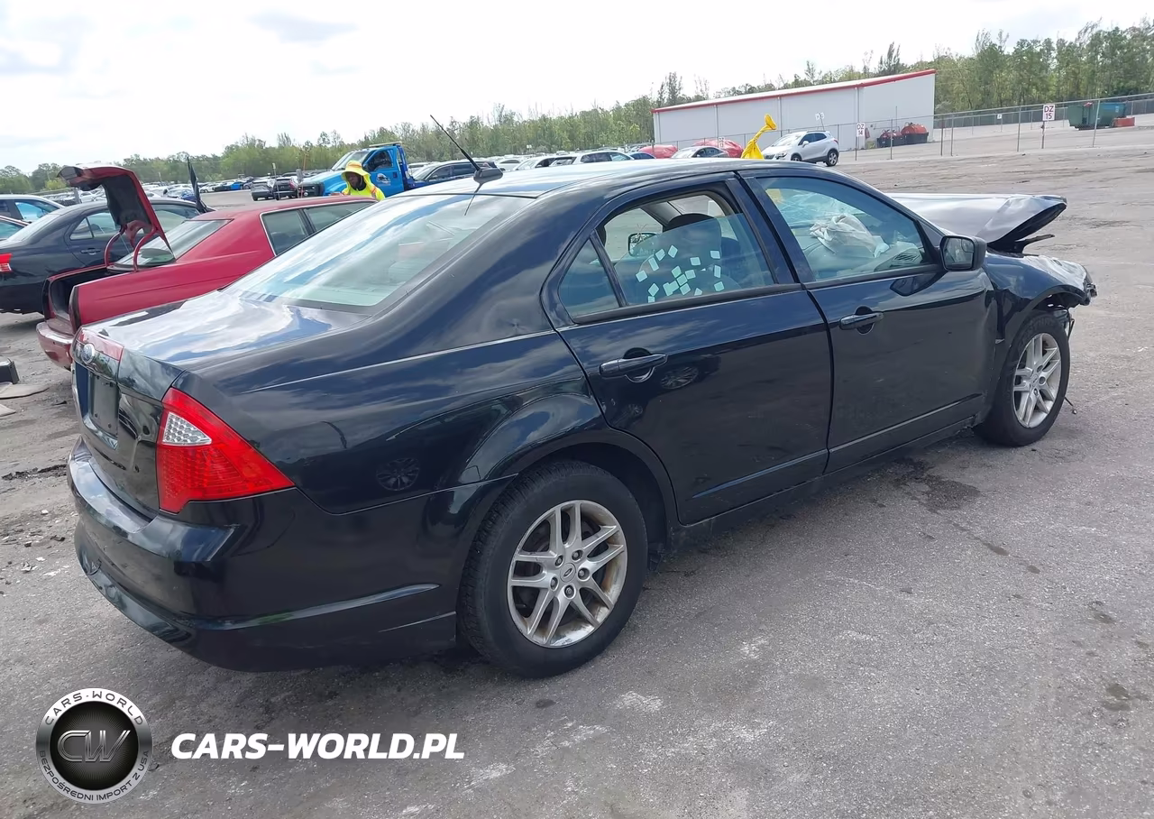 2011 Ford Fusion S VIN:3FAHP0GA8BR302027 - 4