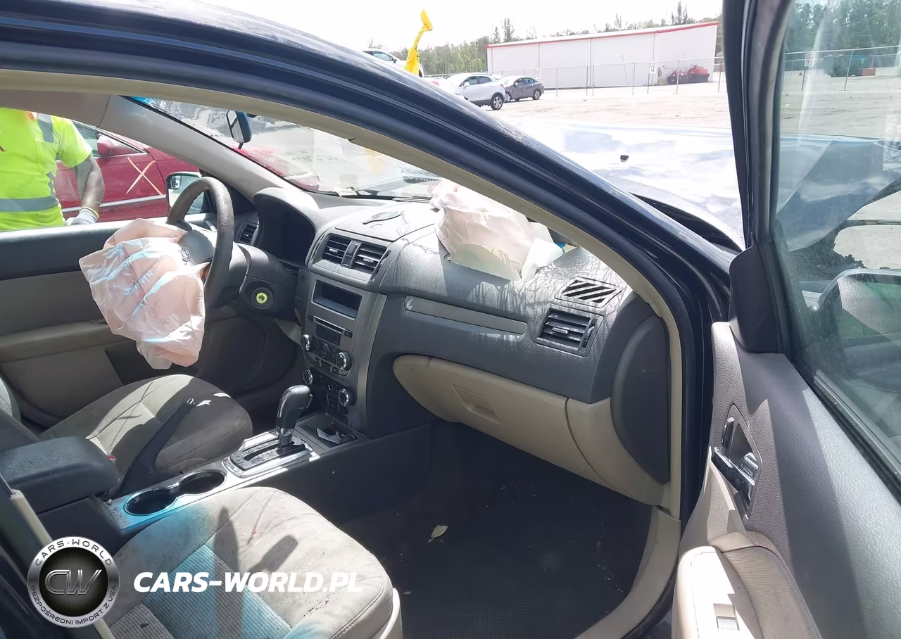 2011 Ford Fusion S VIN:3FAHP0GA8BR302027 - 5