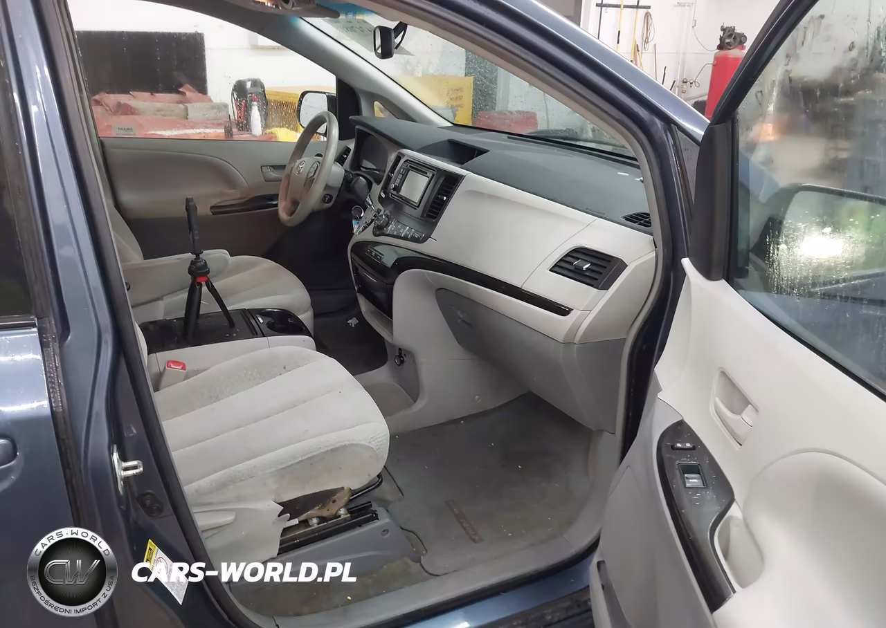 2014 Toyota Sienna Le V6 8 Passenger VIN:5TDKK3DC2ES468034 - 5