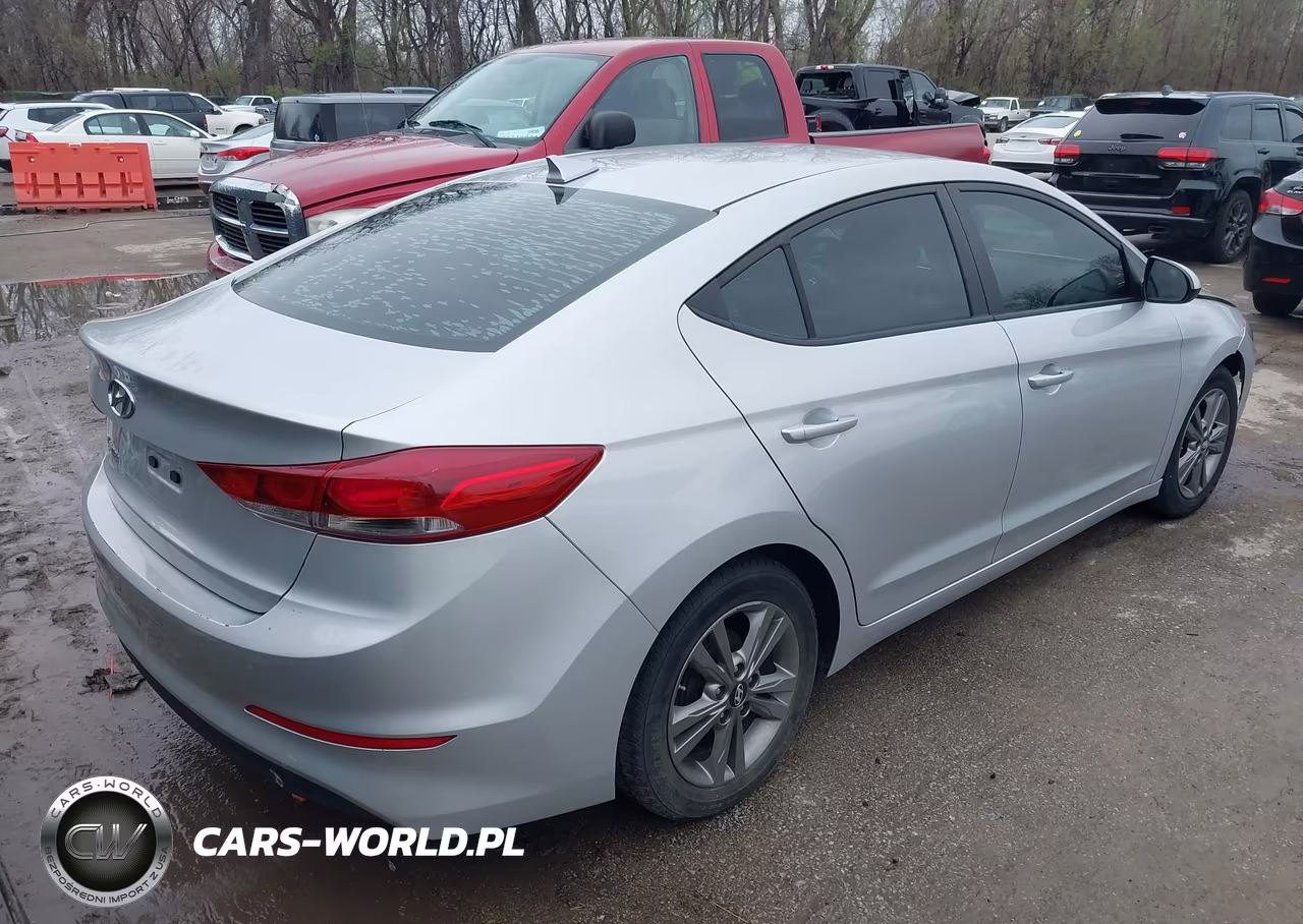 2017 Hyundai Elantra Se VIN:5NPD84LF3HH172331 - 4
