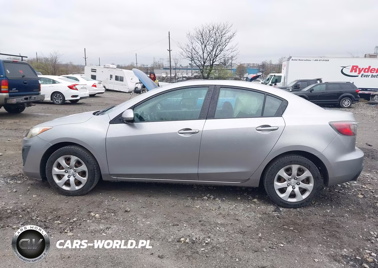 2011 Mazda Mazda3 I Sport VIN:JM1BL1UF9B1395362 - 13