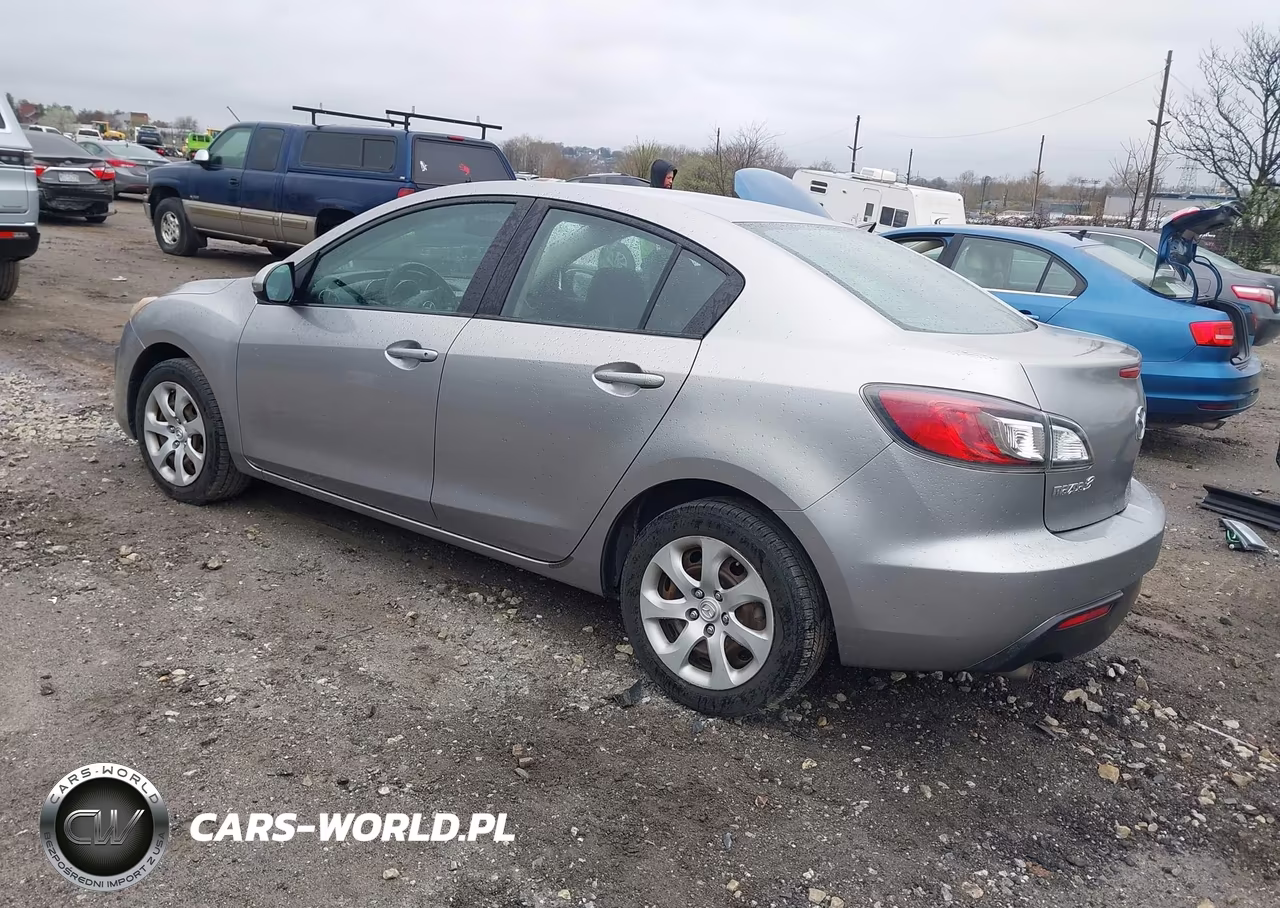 2011 Mazda Mazda3 I Sport VIN:JM1BL1UF9B1395362 - 3