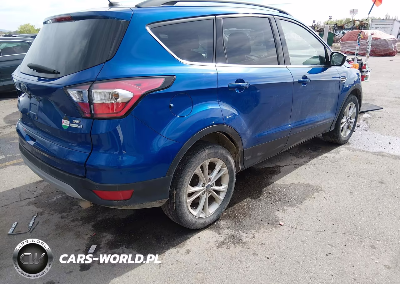 2017 Ford Escape Se VIN:1FMCU9GD4HUE70675 - 4