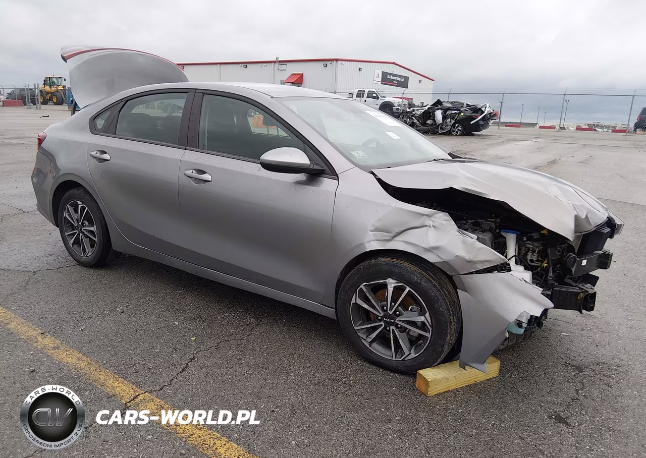 2024 Kia Forte Lxs