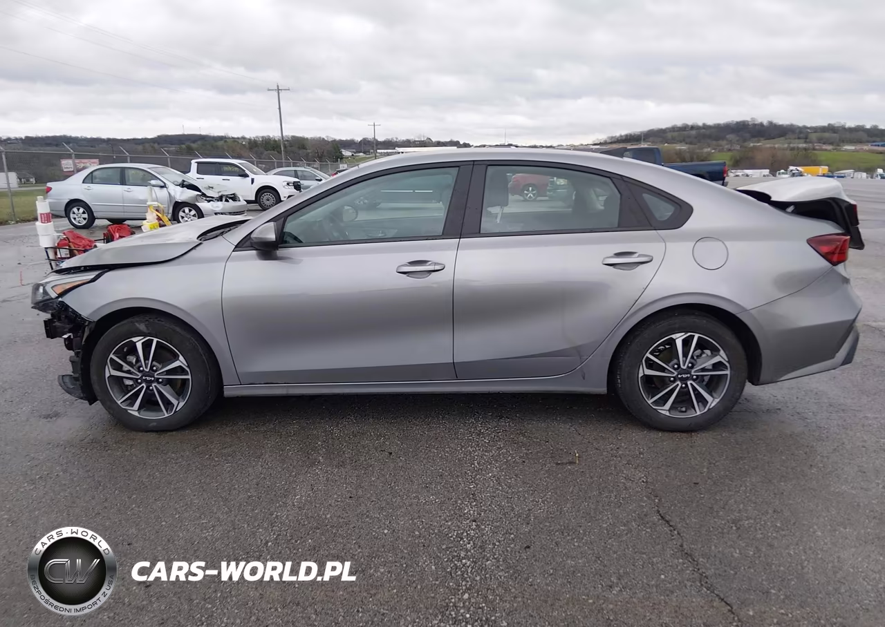 2024 Kia Forte Lxs VIN:3KPF24AD2RE780312 - 15