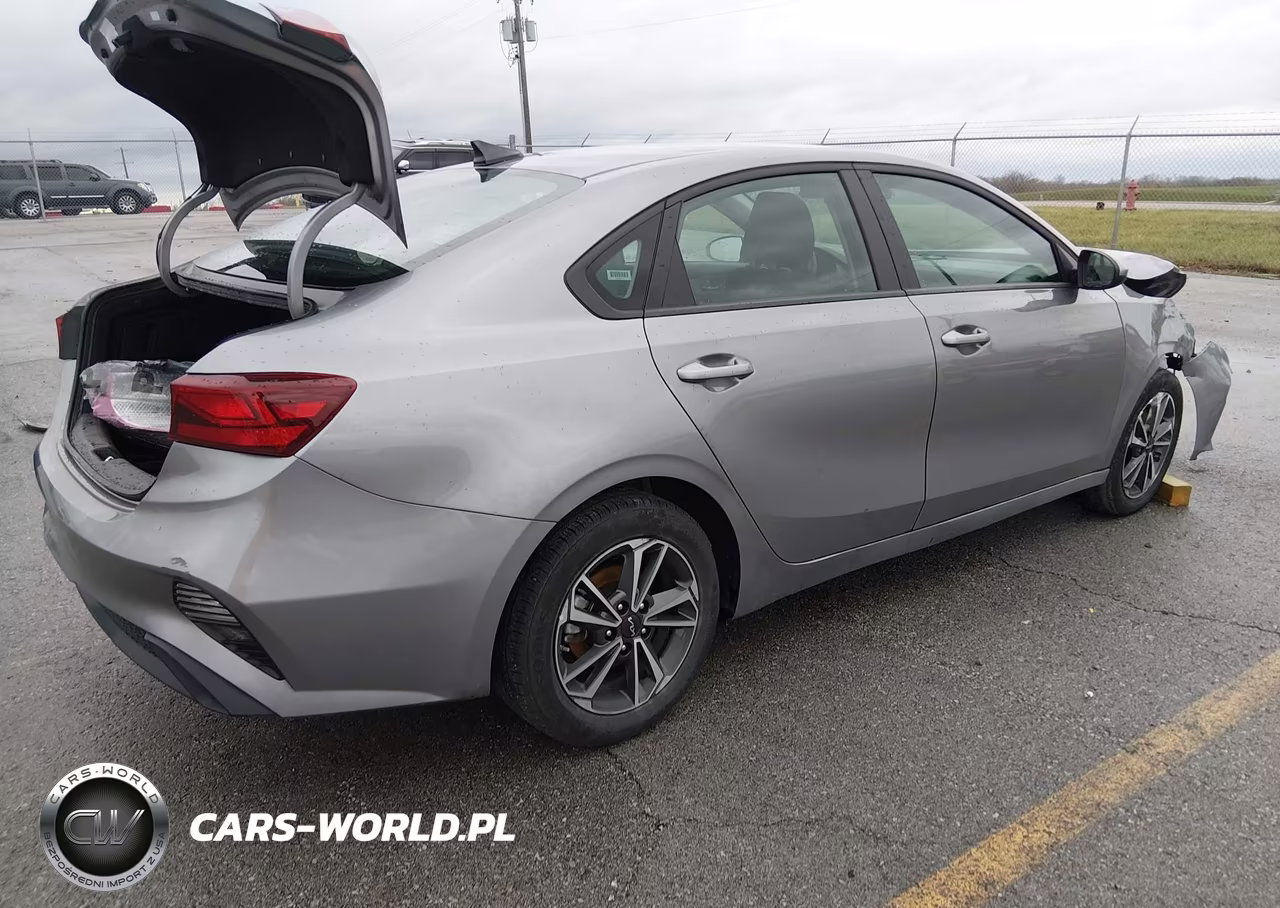 2024 Kia Forte Lxs VIN:3KPF24AD2RE780312 - 4