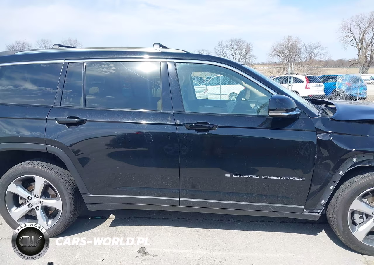 2021 Jeep Grand Cherokee L Limited 4X4 VIN:1C4RJKBG9M8180676 - 13