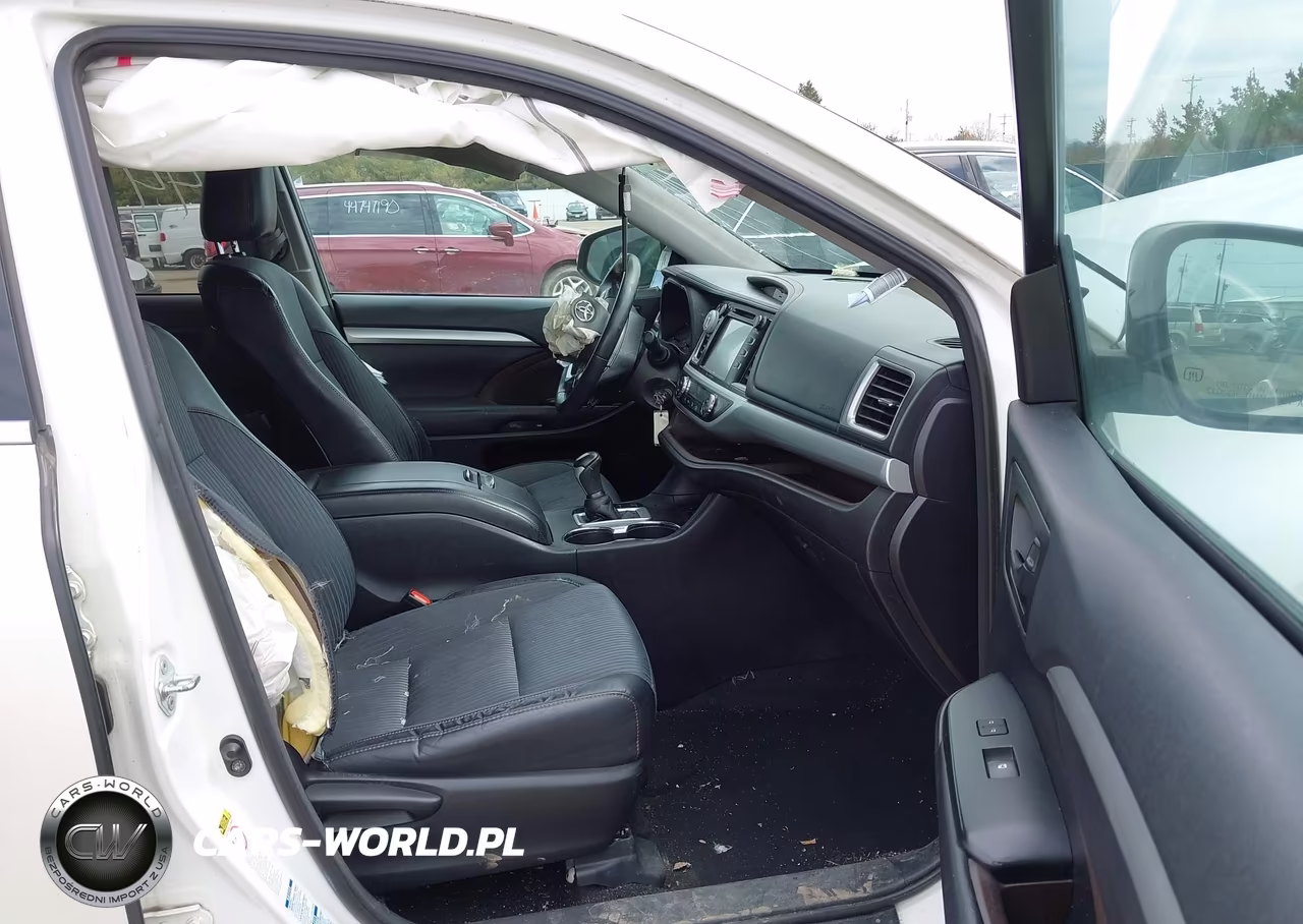 2016 Toyota Highlander Le Plus V6 VIN:5TDBKRFH7GS344856 - 5