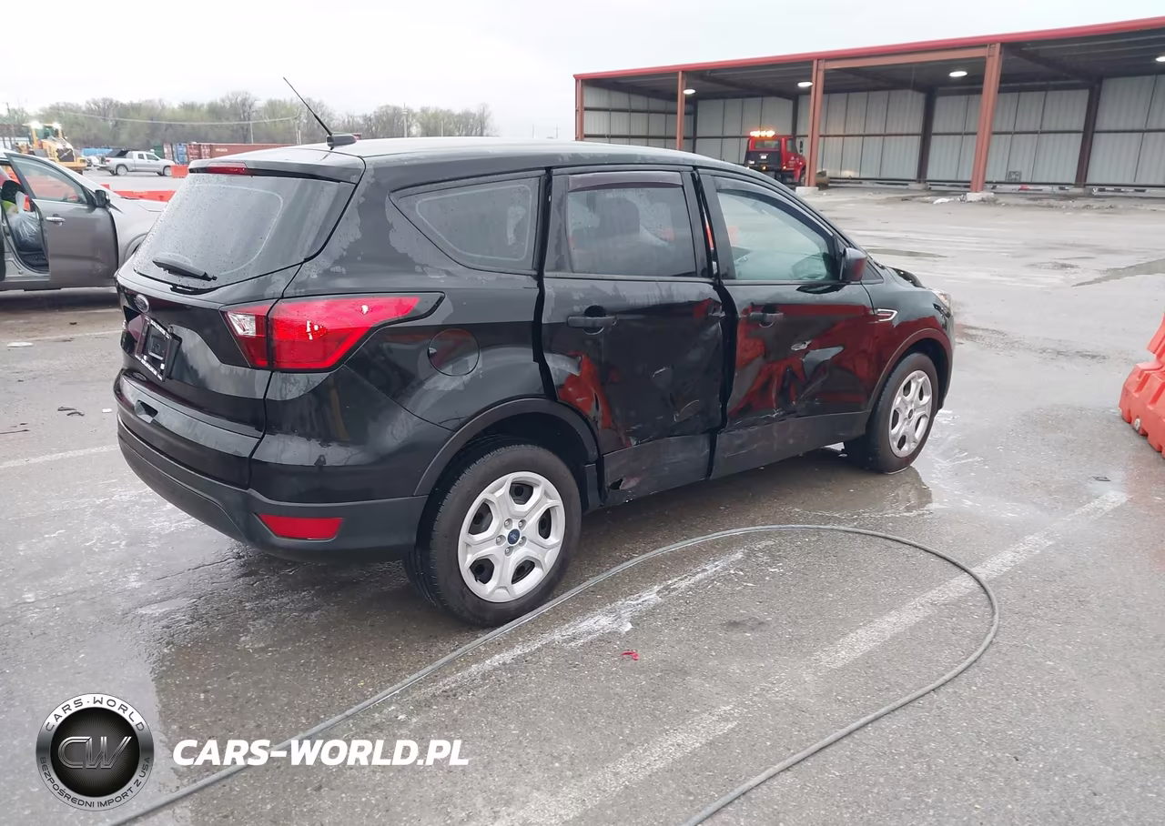 2019 Ford Escape S VIN:1FMCU0F76KUC45852 - 4