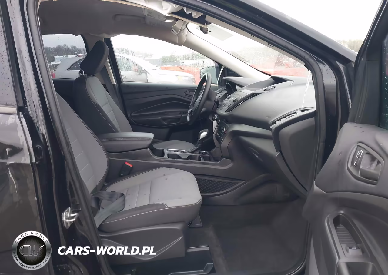 2019 Ford Escape S VIN:1FMCU0F76KUC45852 - 5
