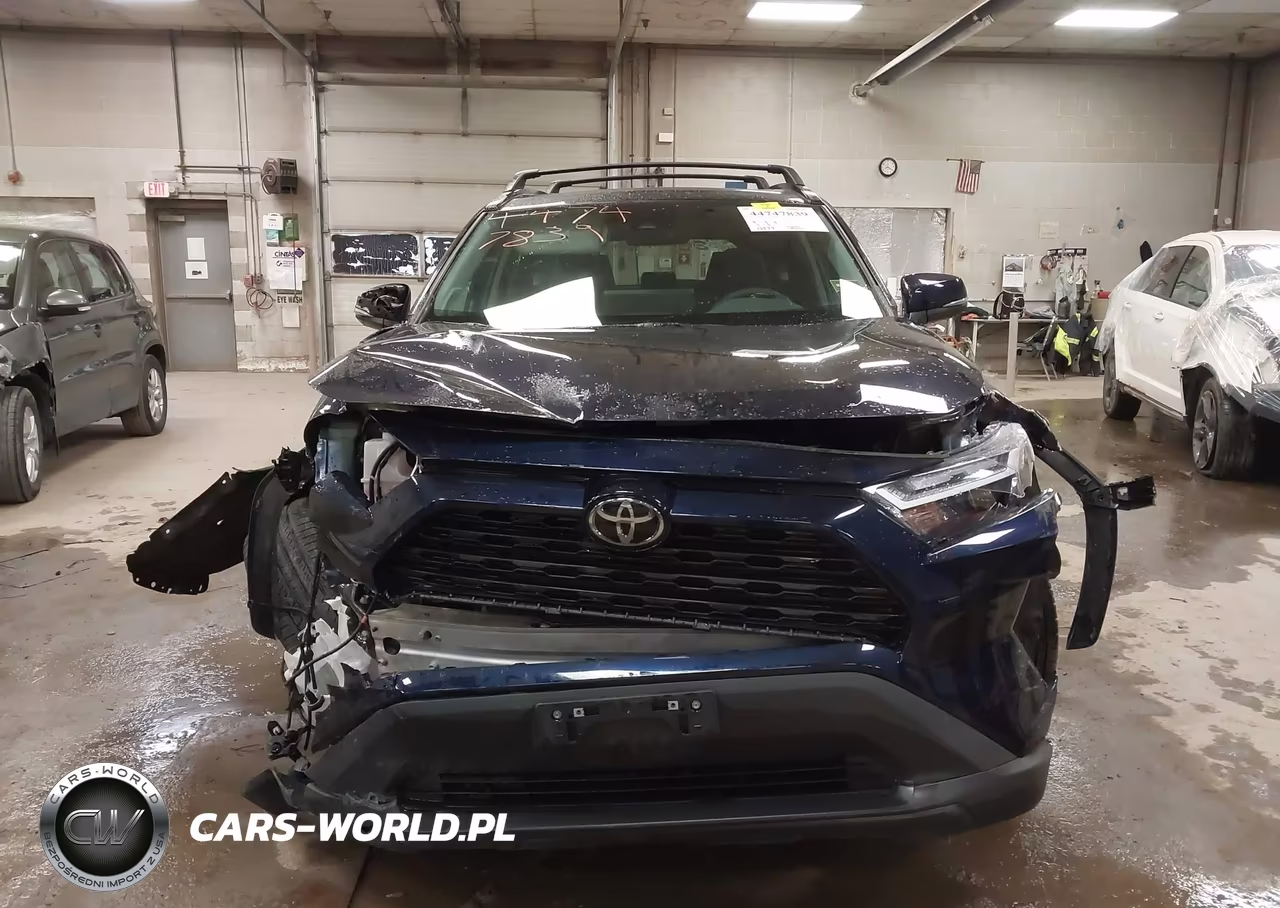 2025 Toyota Rav4 Xle Premium VIN:2T3A1RFV1SW563064 - 12