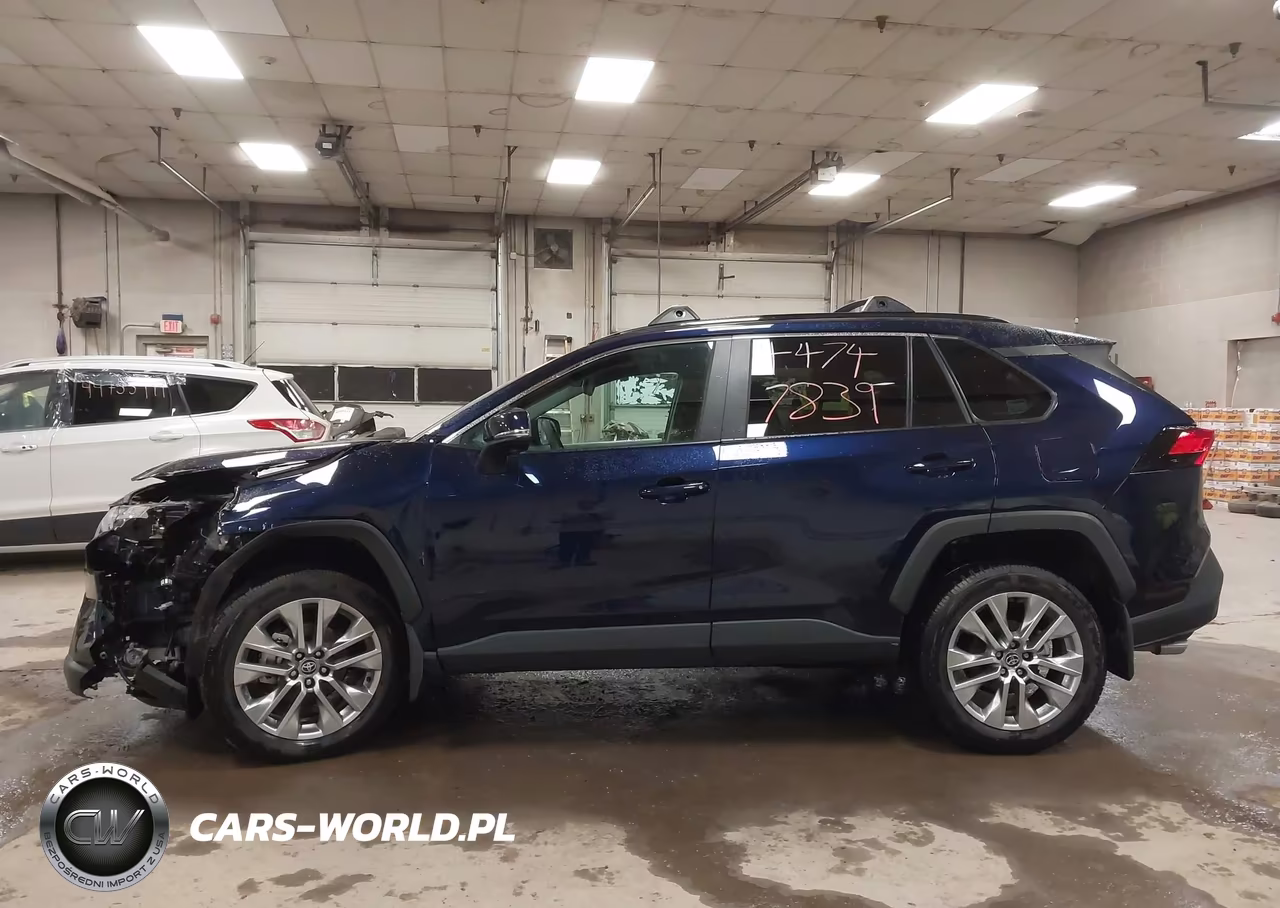 2025 Toyota Rav4 Xle Premium VIN:2T3A1RFV1SW563064 - 14