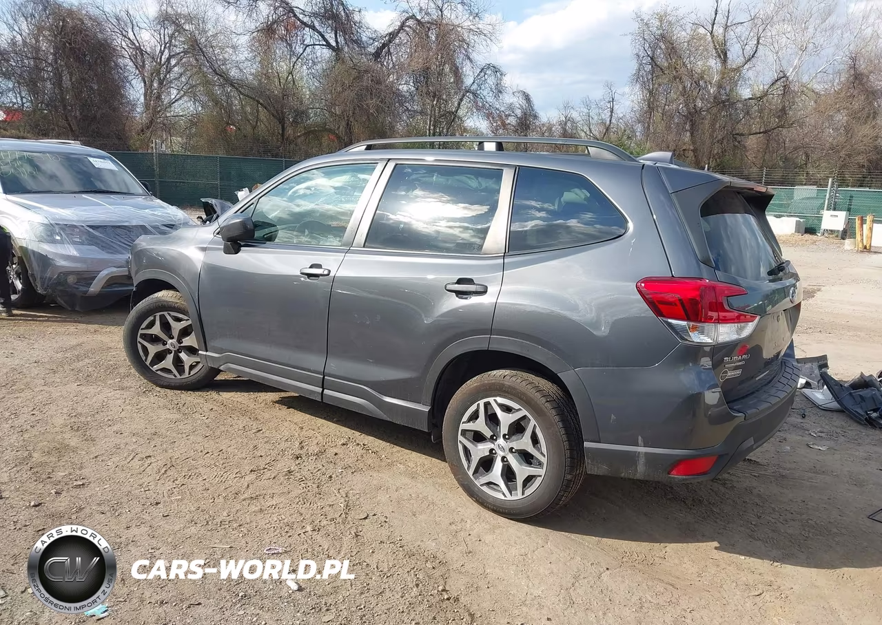 2020 Subaru Forester Premium VIN:JF2SKAGC2LH482664 - 3