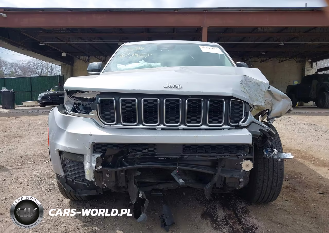 2023 Jeep Grand Cherokee L Laredo 4X4 VIN:1C4RJKAG8P8700212 - 12