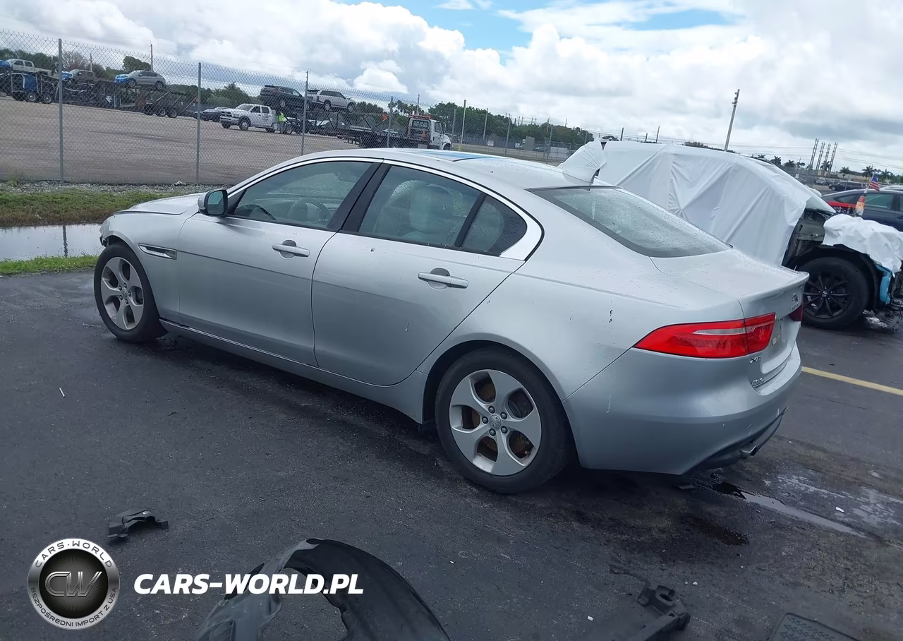 2017 Jaguar Xe 25T VIN:SAJAR4BG5HA973264 - 3