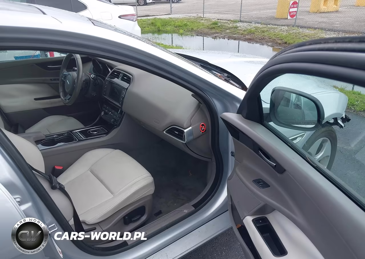 2017 Jaguar Xe 25T VIN:SAJAR4BG5HA973264 - 5