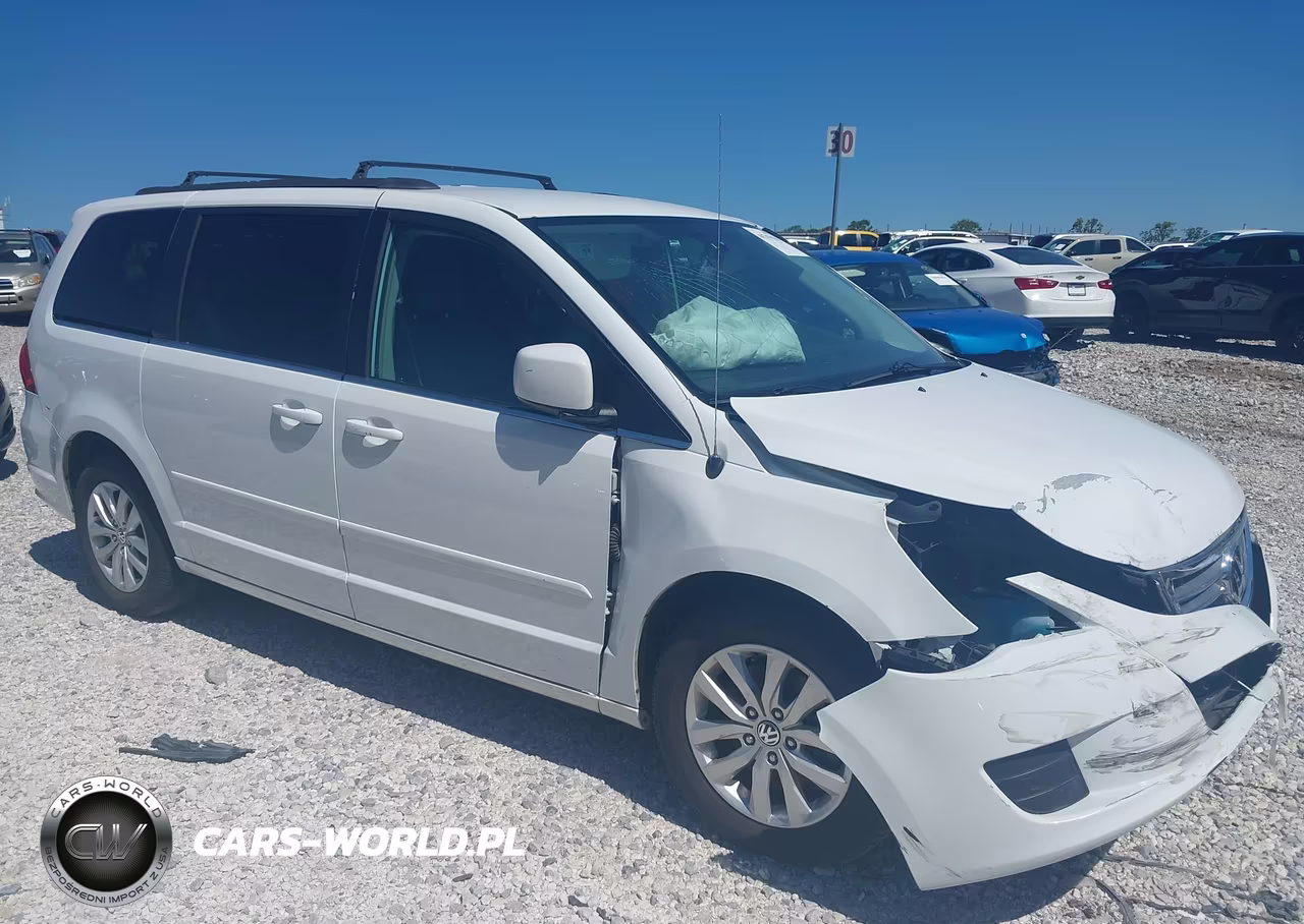 2014 Volkswagen Routan Se