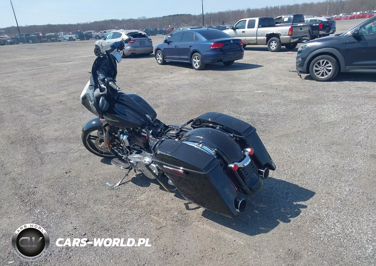 2018 Harley-Davidson Flhx Street Glide VIN:1HD1KBC19JB659133 - 3