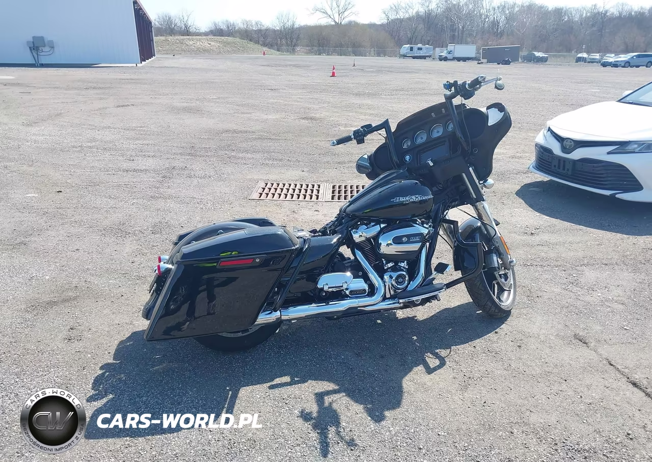 2018 Harley-Davidson Flhx Street Glide VIN:1HD1KBC19JB659133 - 4