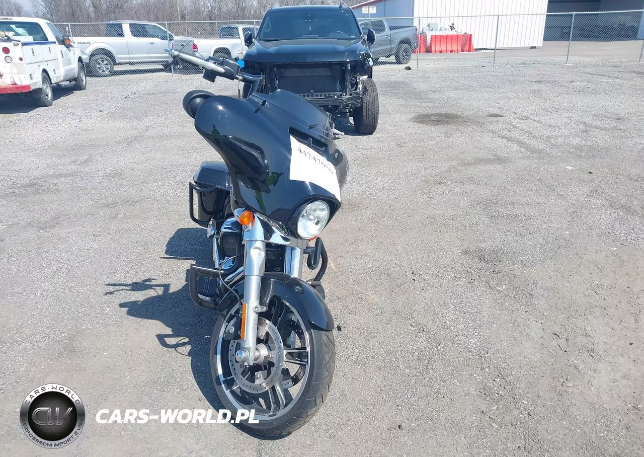 2018 Harley-Davidson Flhx Street Glide VIN:1HD1KBC19JB659133 - 5